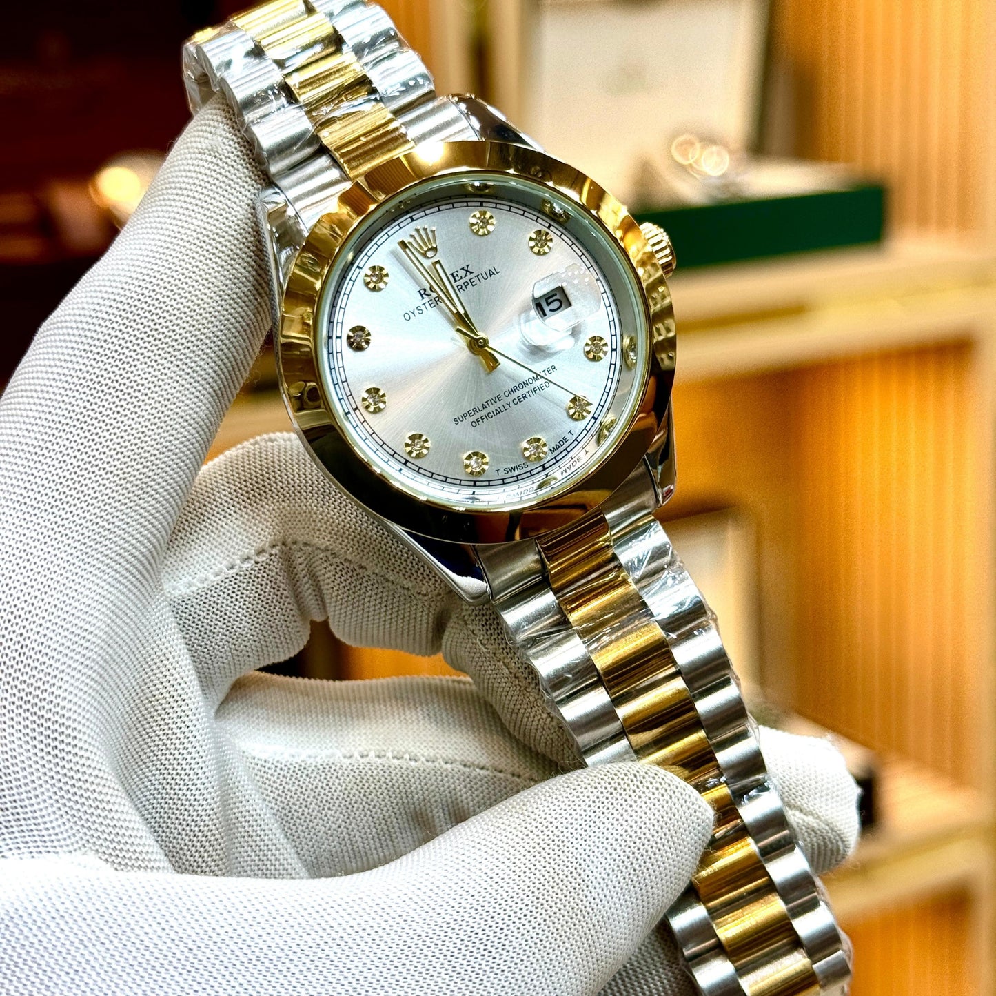ROLEX OYSTER PERPETUAL - QUARTZ MOVEMENT MEN'S WATCH WITH DATE AND STAINLESS STEEL