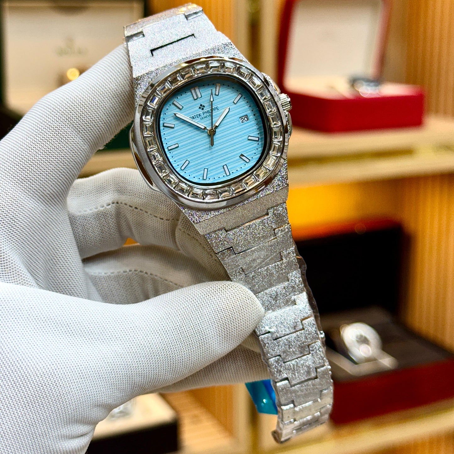 PATEK PHILLIPE New style bracelet with butterfly lock Quartz movement
Date working