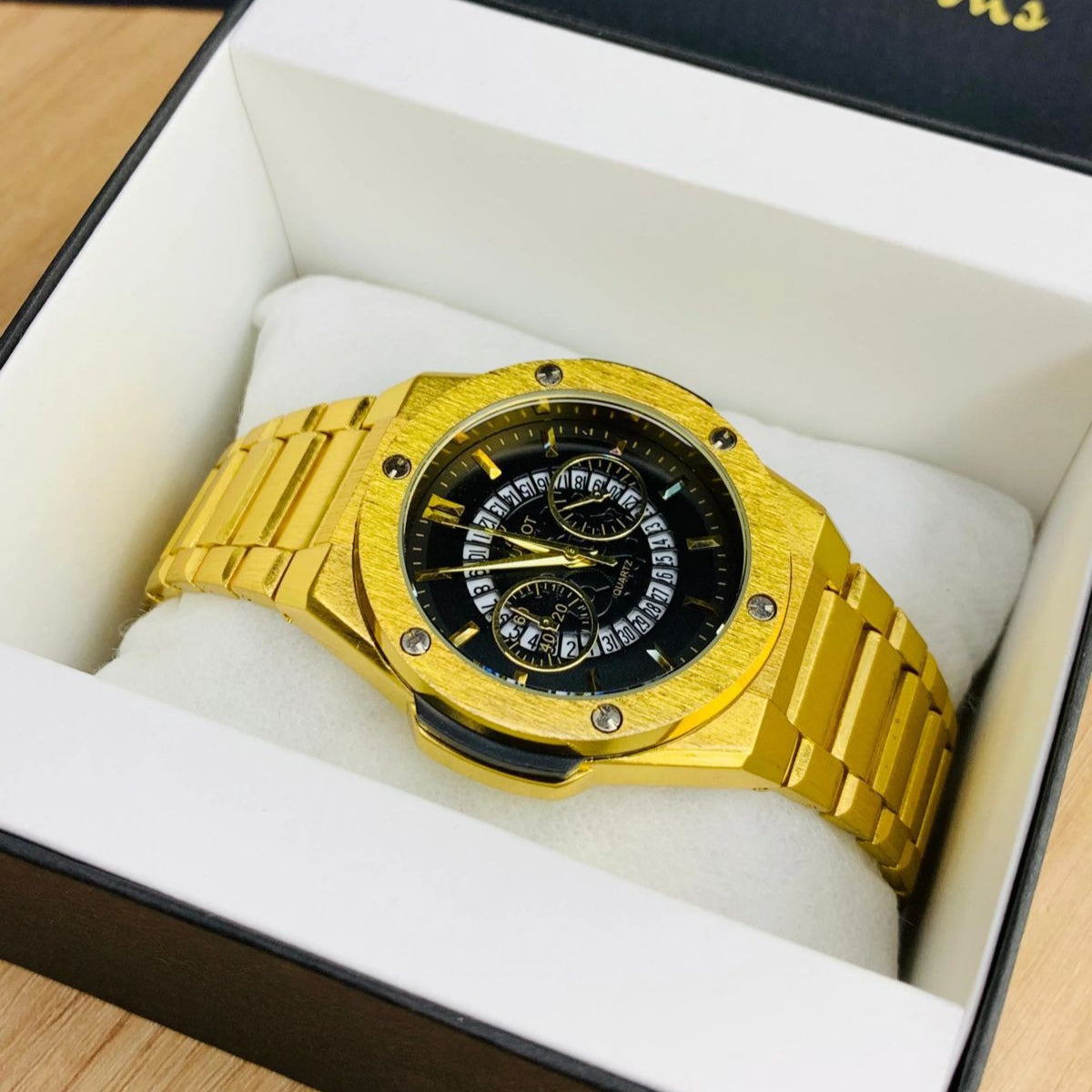 HUBLOT MEN'S WATCH - CLASSIC MODEL - STAINLESS STEEL - QUARTZ MACHINE