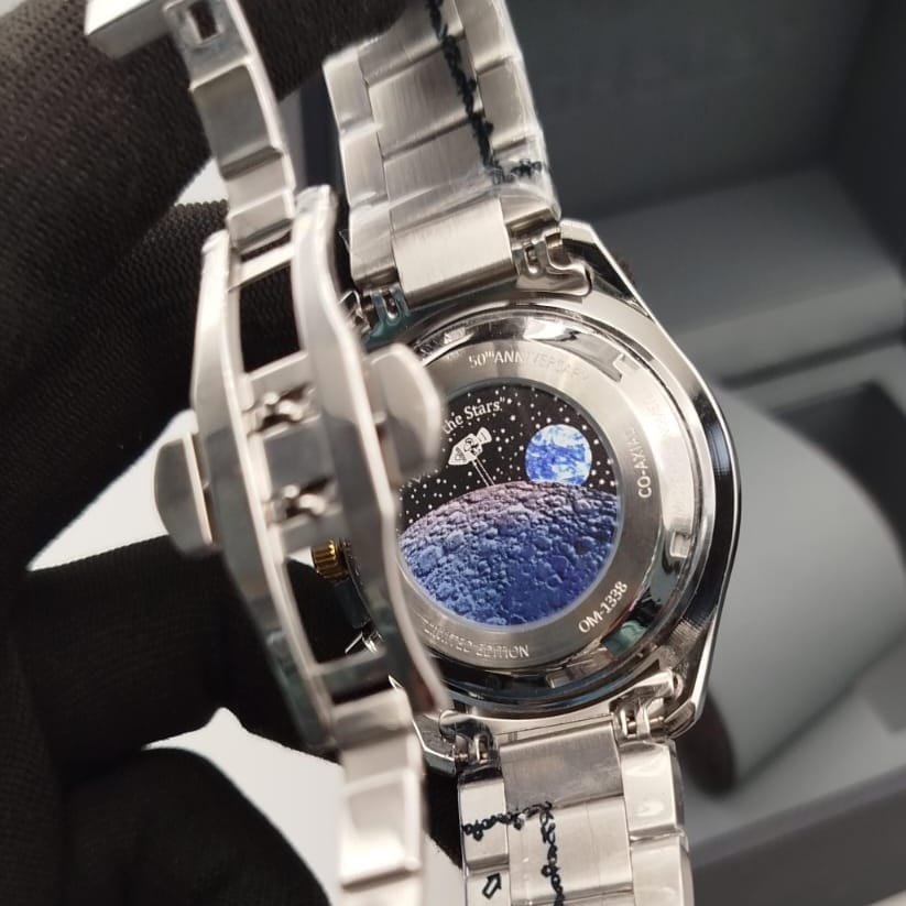 OMEGA-Speedmaster-Snoopy men's watch