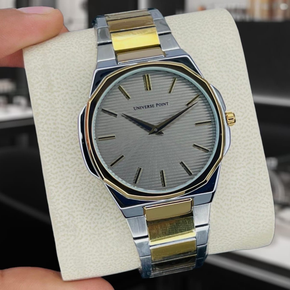 Universe Point Original Brand Men's Watch Slim Model 2 Needle Water Resistant Butterfly Master Lock