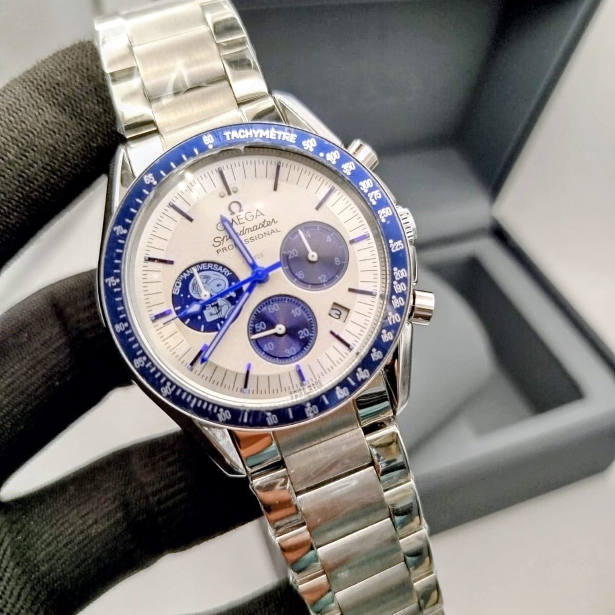 OMEGA-Speedmaster-Snoopy men's watch