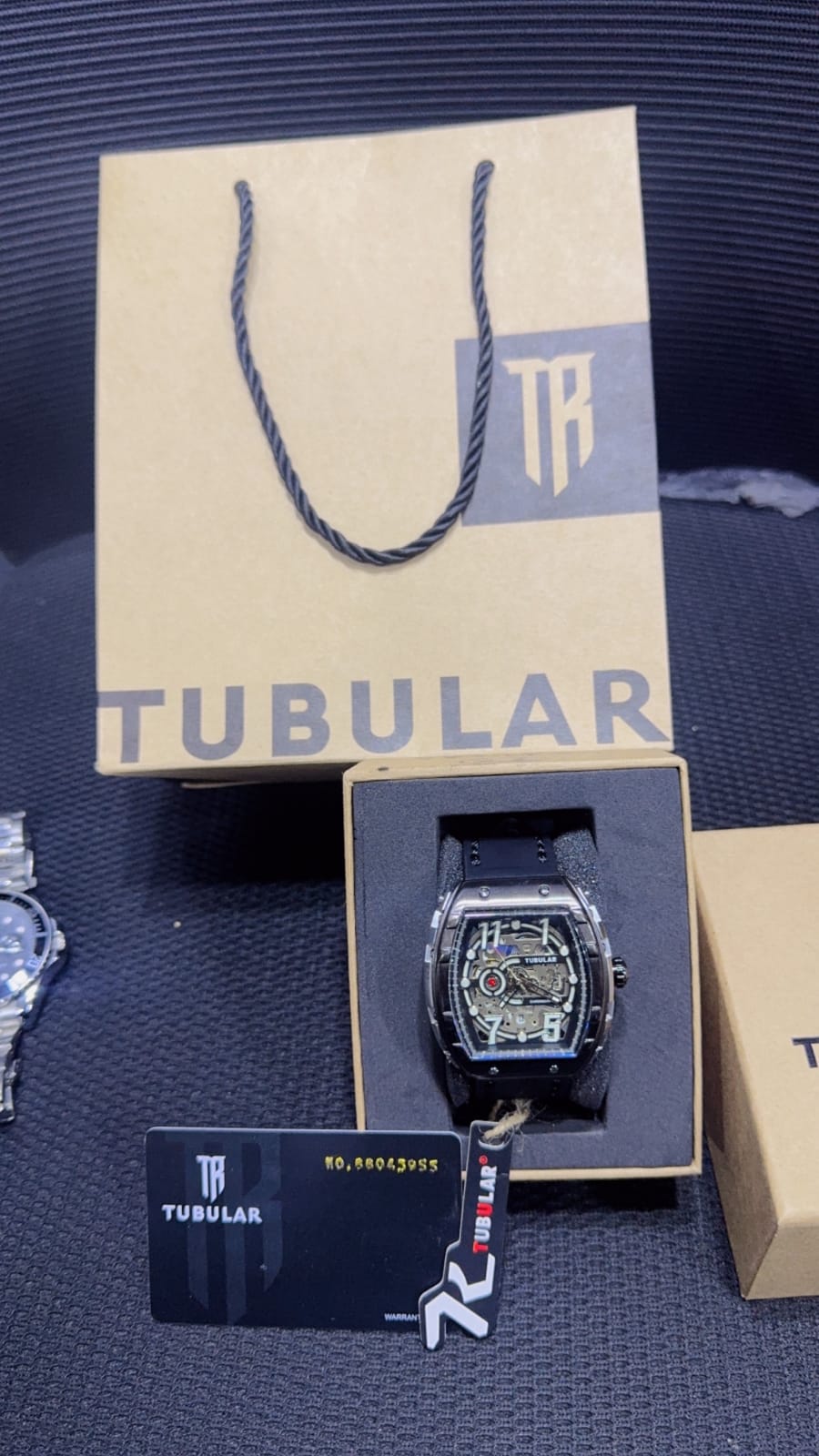 TUBULAR Retro-Modern Men's Watch - Vintage-Inspired Dial with Leather Strap"