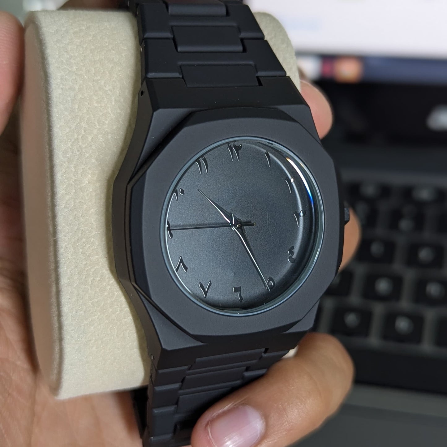 Arabic Numeral Watch (Black Aura)