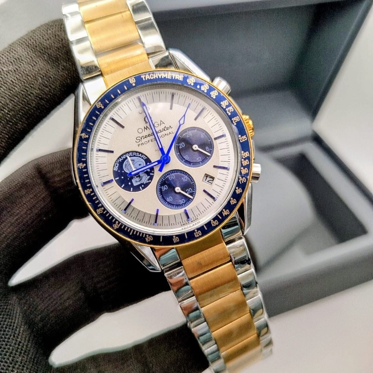 OMEGA-Speedmaster-Snoopy men's watch