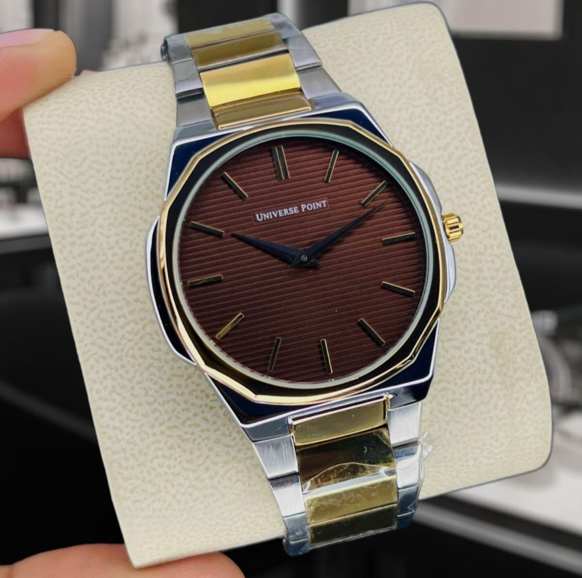 Universe Point Original Brand Men's Watch Slim Model 2 Needle Water Resistant Butterfly Master Lock