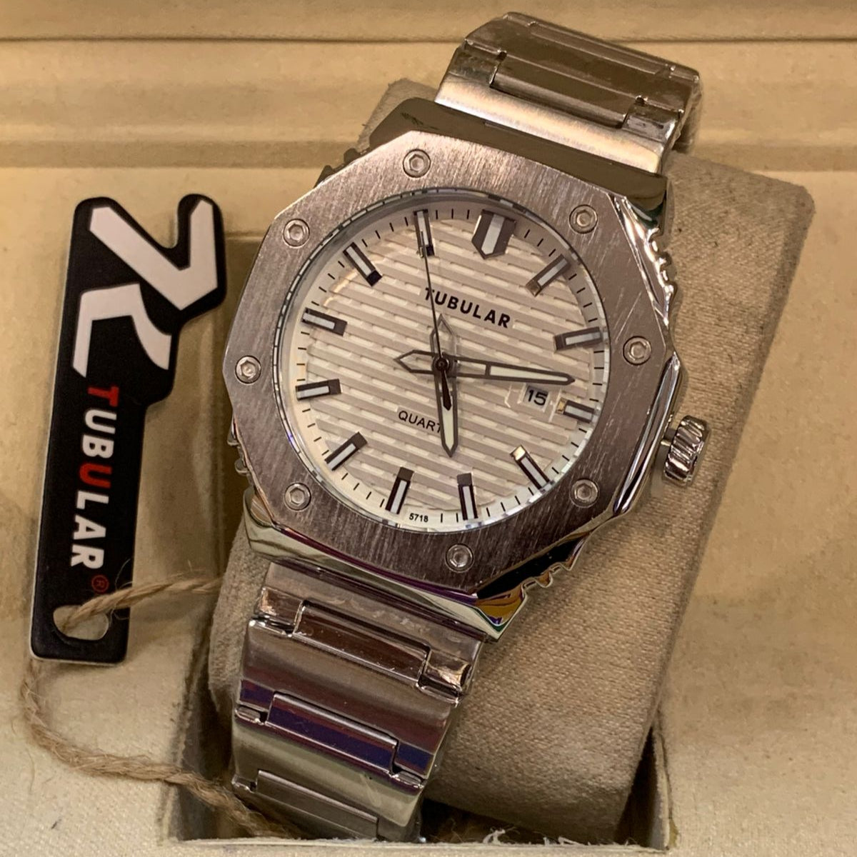 Tubular Premium Quartz Movement-Men's Watch Date Working Stainless Steel Chain Buckle Lock