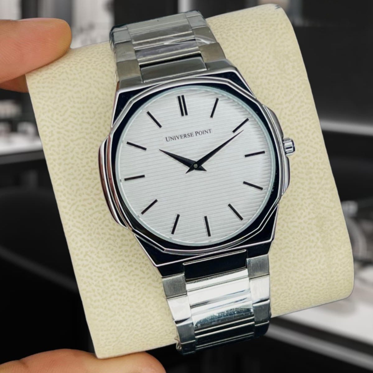 Universe Point Original Brand Men's Watch Slim Model 2 Needle Water Resistant Butterfly Master Lock