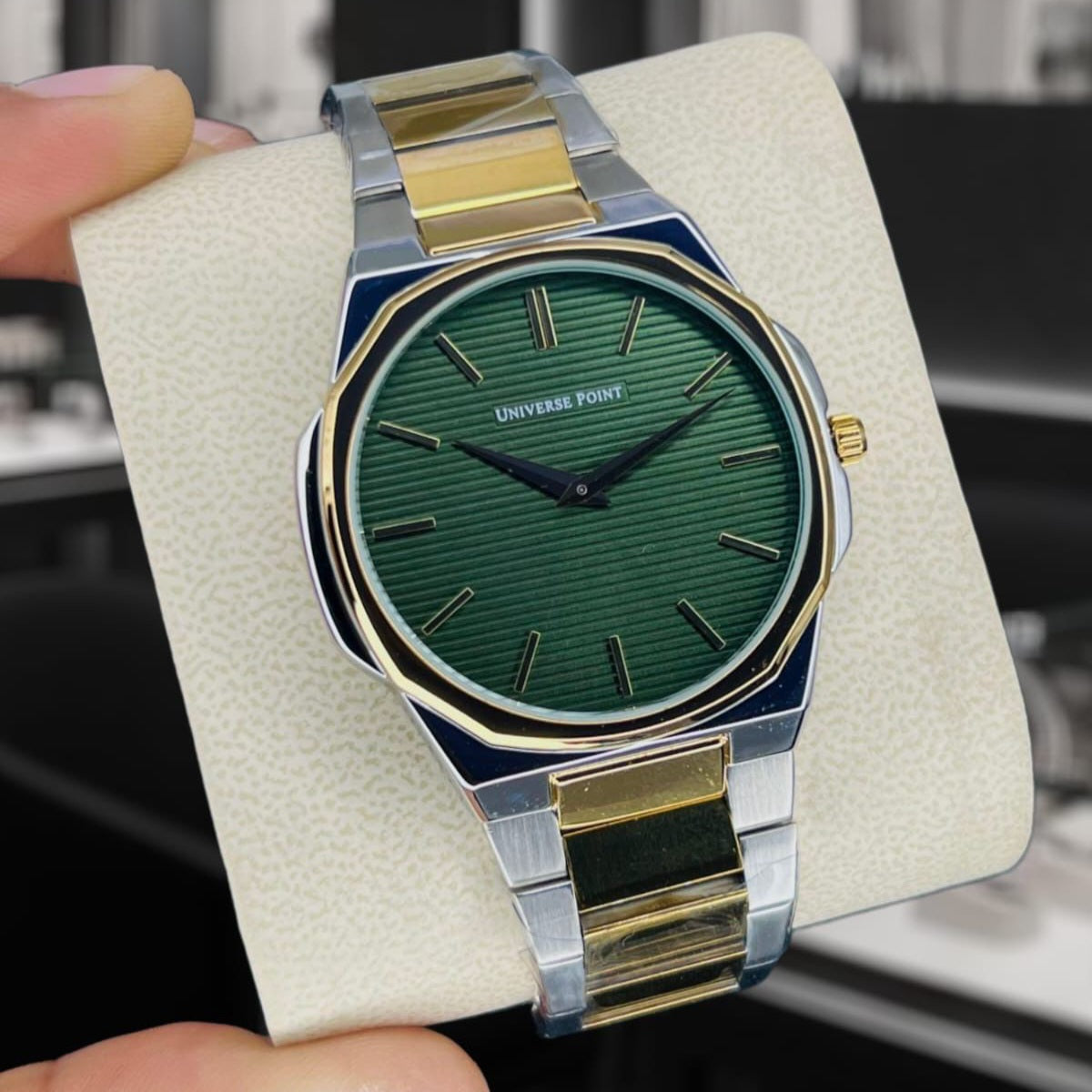 Universe Point Original Brand Men's Watch Slim Model 2 Needle Water Resistant Butterfly Master Lock