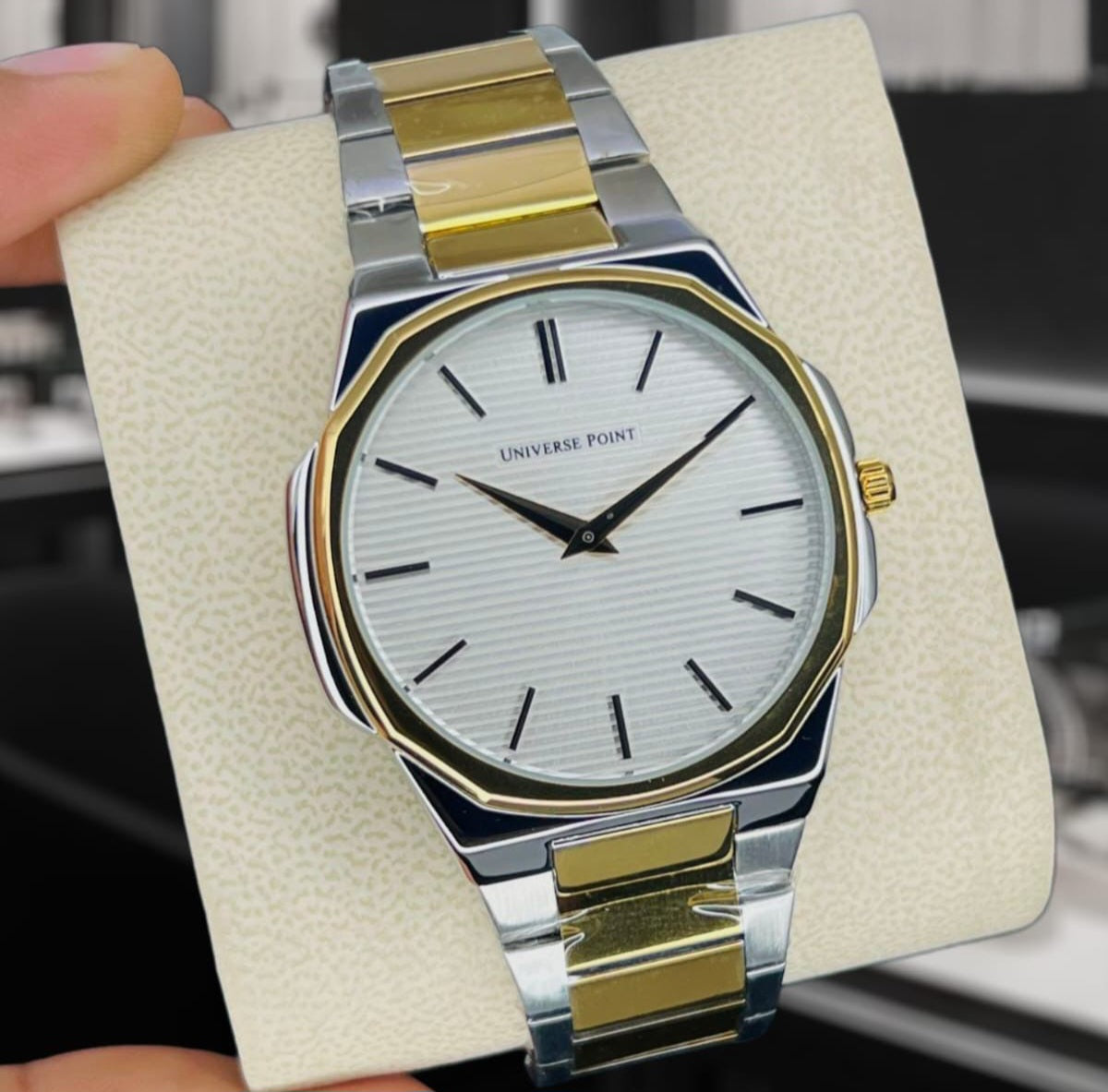 Universe Point Original Brand Men's Watch Slim Model 2 Needle Water Resistant Butterfly Master Lock